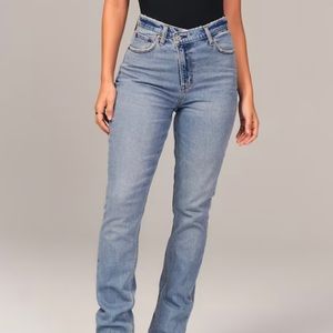Women’s Size 30 Abercrombie & Fitch Curve Love 90’s Slim Straight Jeans